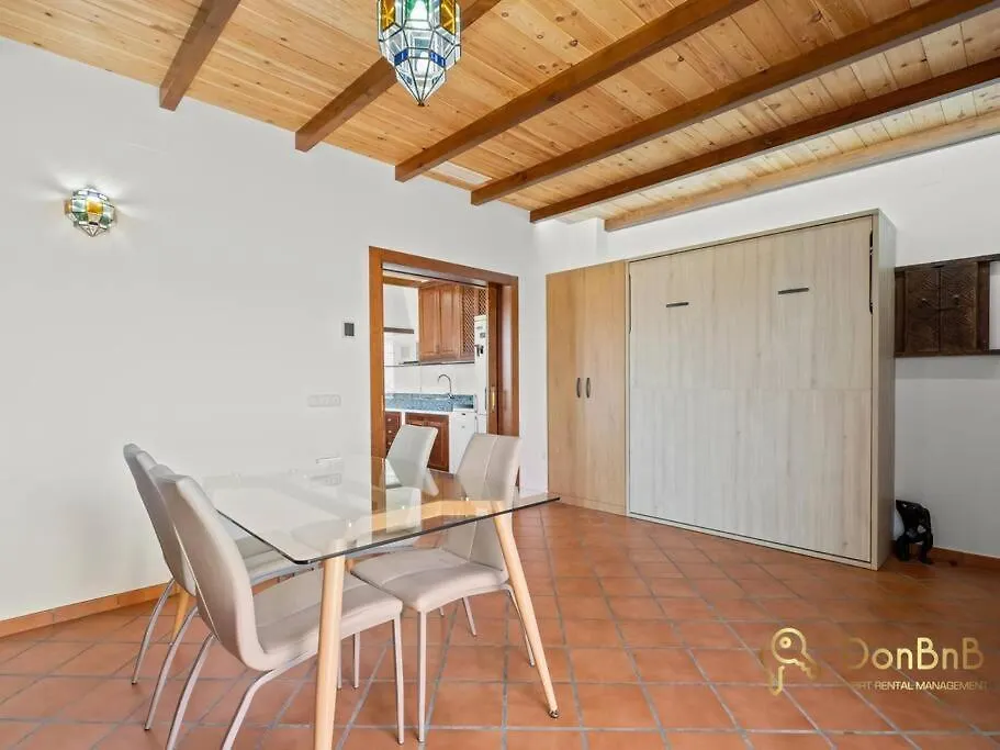 Casa Con 3 Habitaciones En El Tarajal Malaga Holiday home