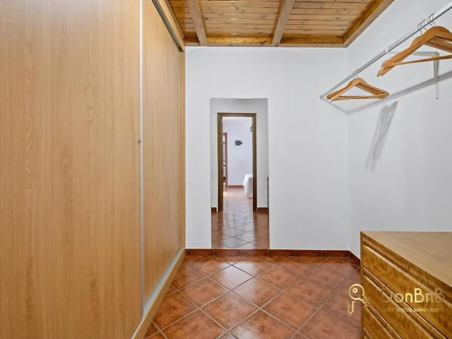 Holiday home Casa Con 3 Habitaciones En El Tarajal Malaga