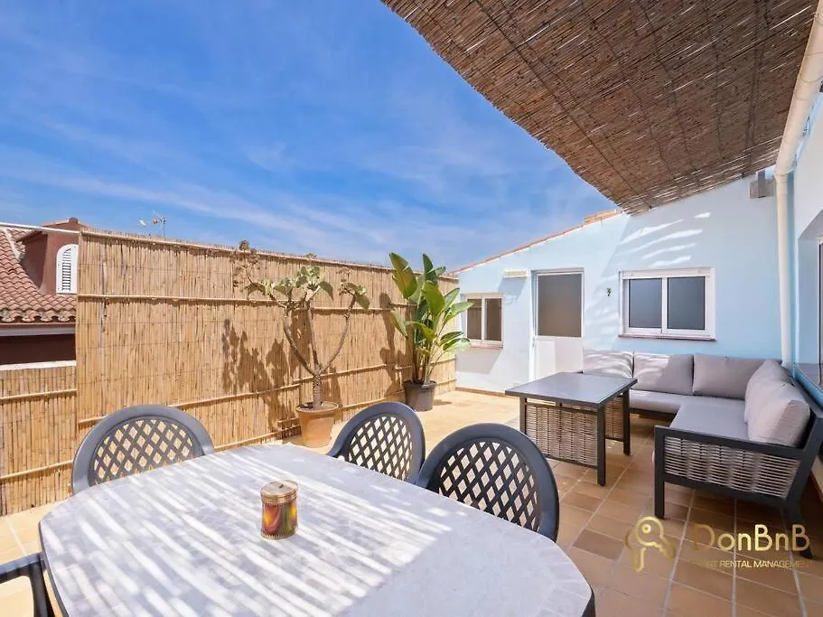 Casa Con 3 Habitaciones En El Tarajal Malaga